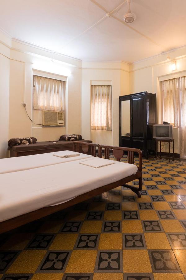 Bentleys Hotel มุมไบ ภายนอก รูปภาพ