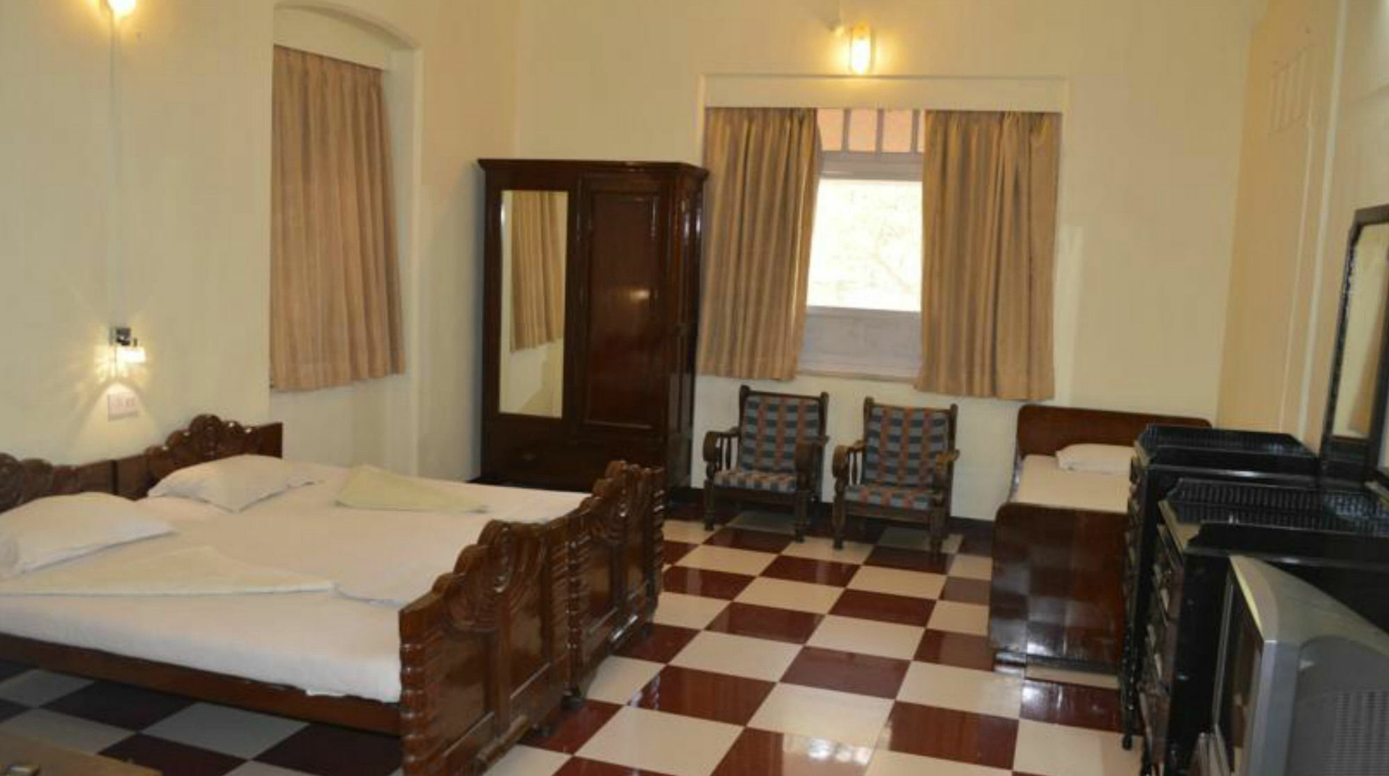 Bentleys Hotel มุมไบ ภายนอก รูปภาพ